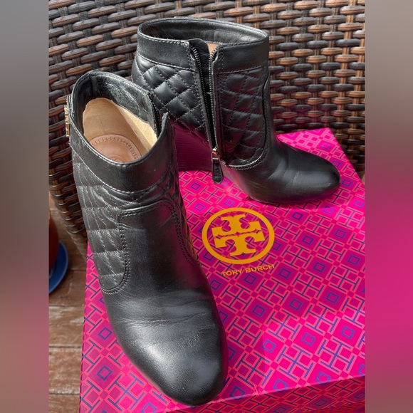 Tory Burch genuine leather in/out quilted booties golden logo 100mm wedge EUC - Picture 2 of 16